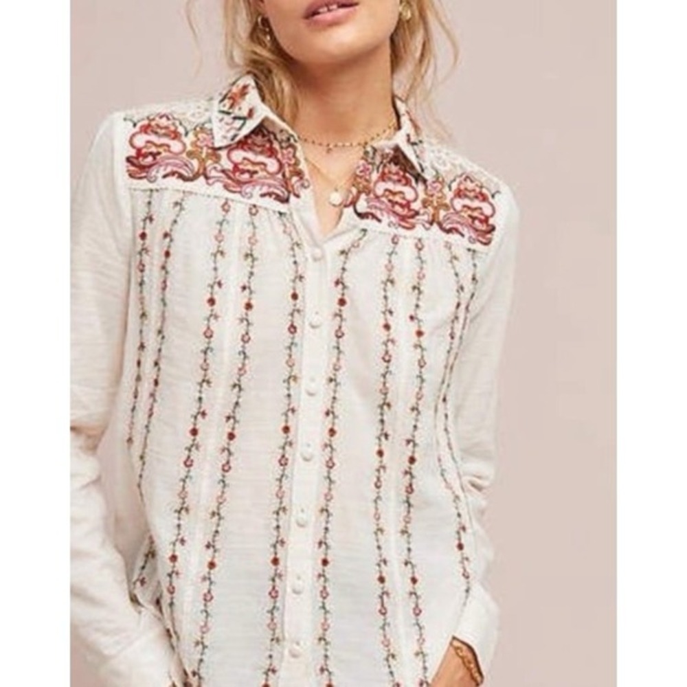 Anthropologie Akemi + Kin‎ Bouillon Embroidered button down size small